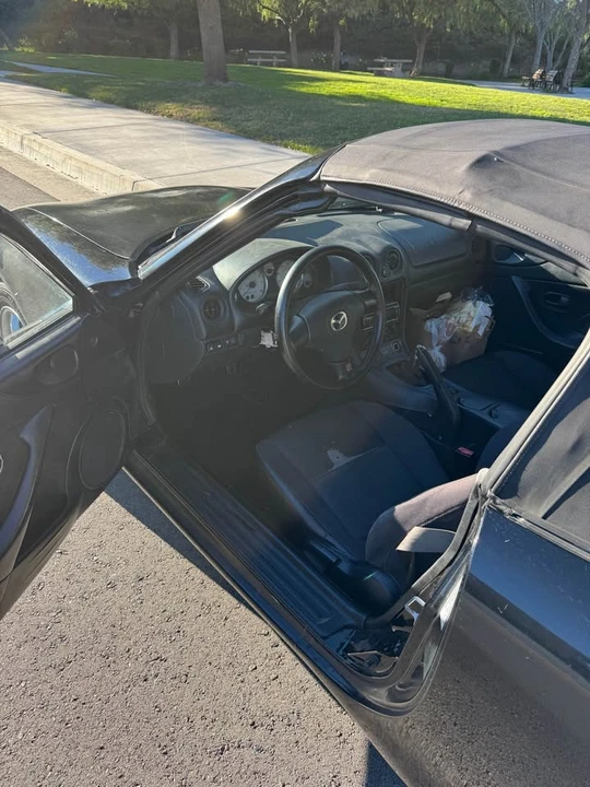 2001 Mazda NB MX-5 Miata - Image 5 of 10