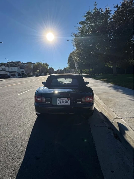 2001 Mazda NB MX-5 Miata - Image 2 of 10