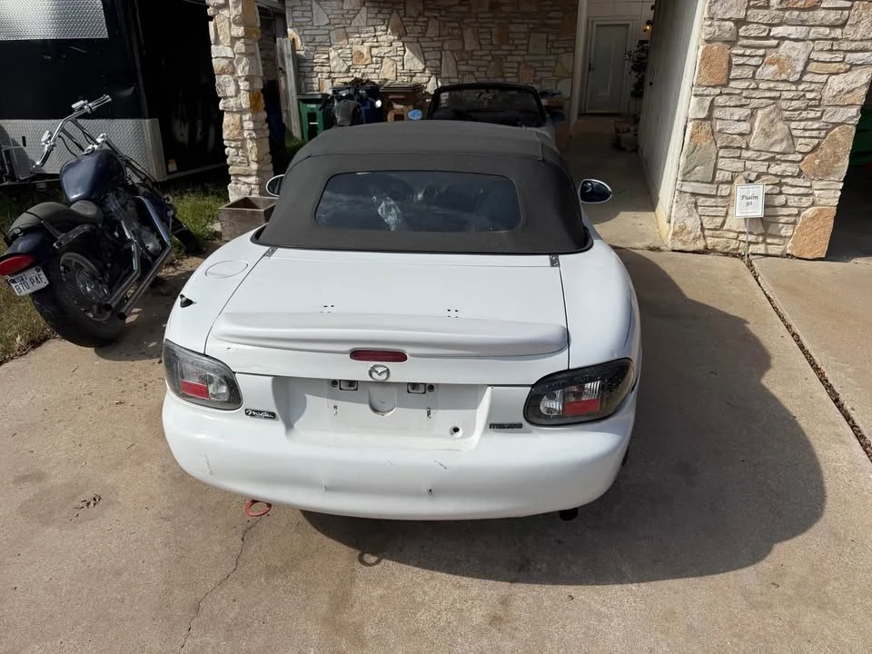 2001 Mazda NB MX-5 Miata - Image 2 of 12