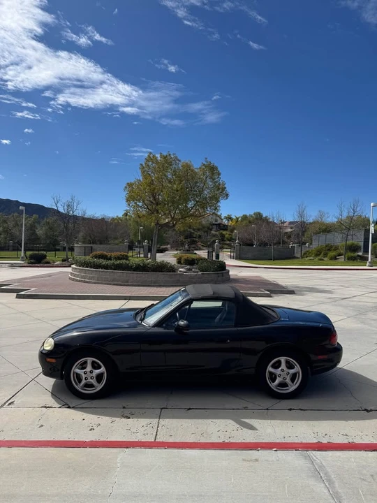 2001 Mazda NB MX-5 Miata - Image 4 of 12