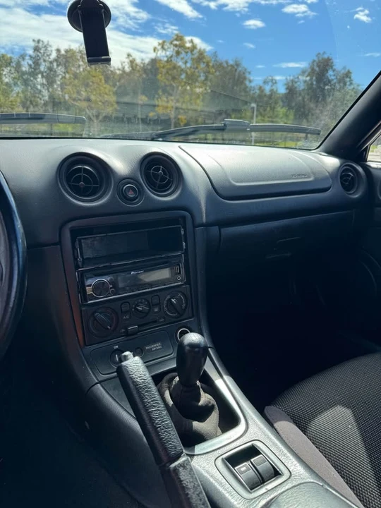 2001 Mazda NB MX-5 Miata - Image 9 of 12