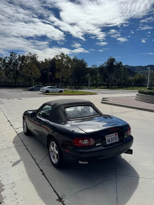 2001 Mazda NB MX-5 Miata - Image 5 of 12
