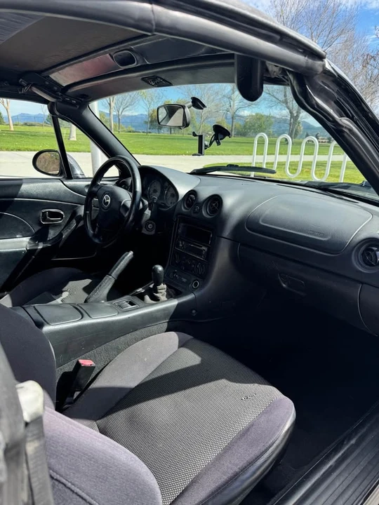 2001 Mazda NB MX-5 Miata - Image 11 of 12