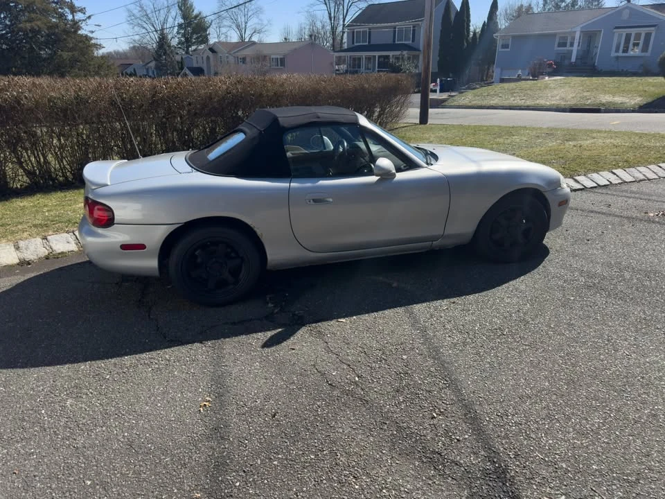 2001 Mazda NB MX-5 Miata - Image 6 of 17