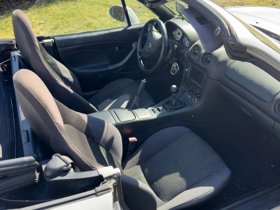 2001 Mazda NB MX-5 Miata - Image 14 of 17