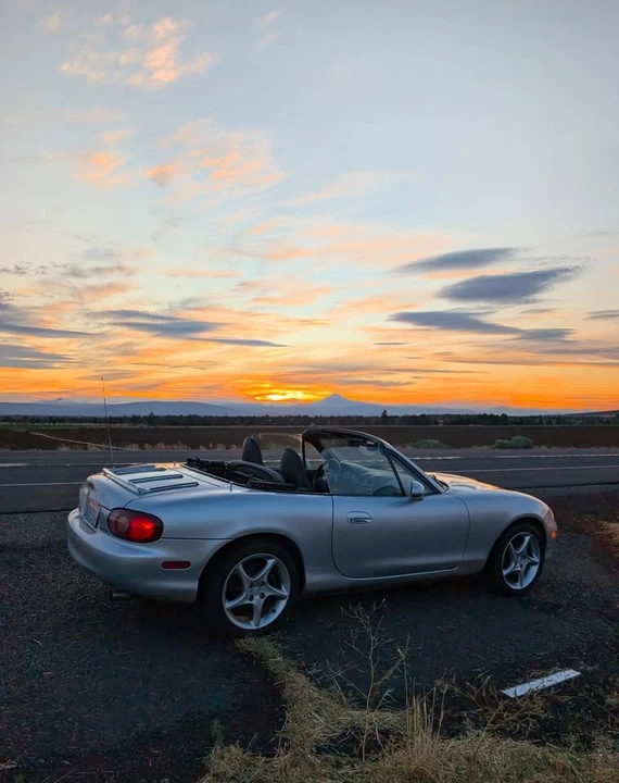 2001 Mazda NB MX-5 Miata - Image 3 of 9