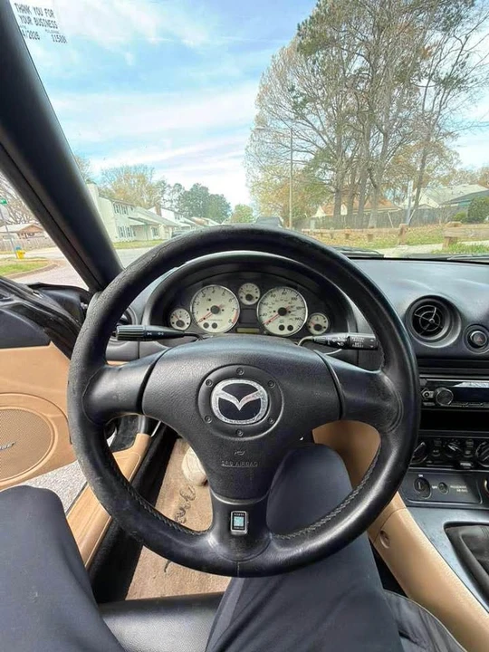 2001 Mazda NB MX-5 Miata - Image 11 of 15
