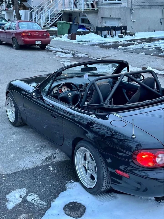 2001 Mazda NB MX-5 Miata - Image 2 of 12