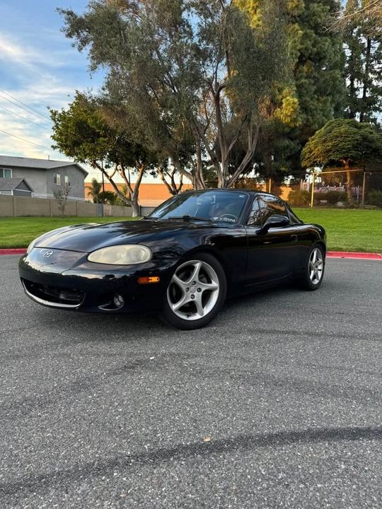 2001 Mazda NB MX-5 Miata - Image 2 of 9