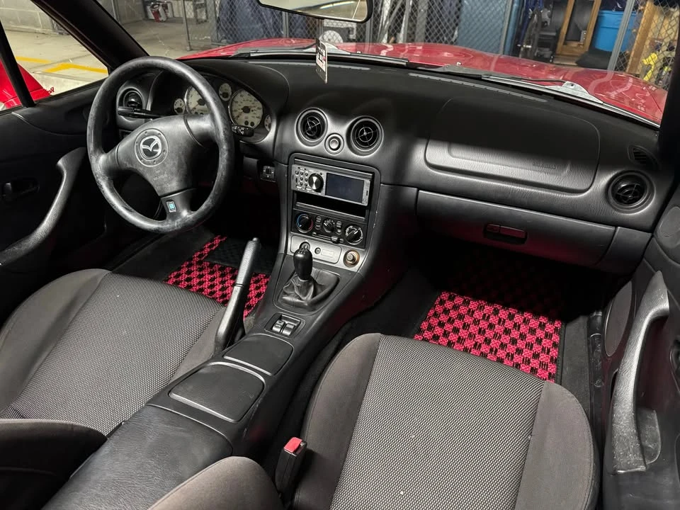 2001 Mazda NB MX-5 Miata - Image 5 of 9
