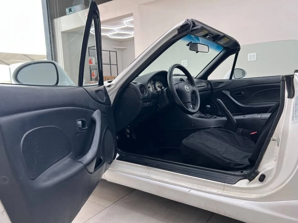 2001 Mazda NB MX-5 Miata - Image 14 of 20