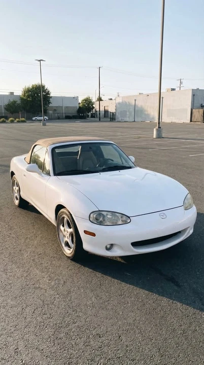 2001 Mazda NB MX-5 Miata - Image 6 of 9
