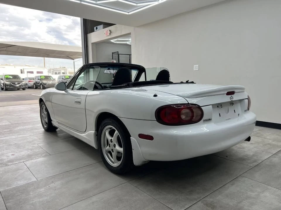 2001 Mazda NB MX-5 Miata - Image 2 of 20