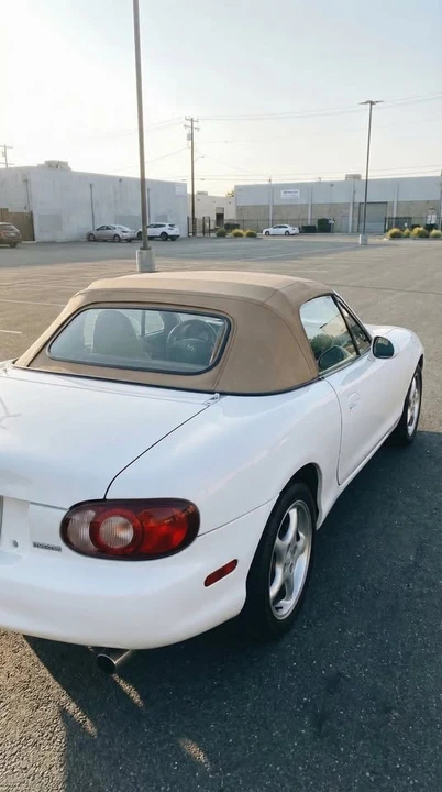 2001 Mazda NB MX-5 Miata - Image 5 of 9