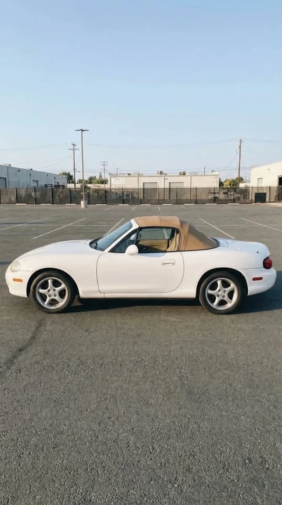 2001 Mazda NB MX-5 Miata - Image 4 of 9
