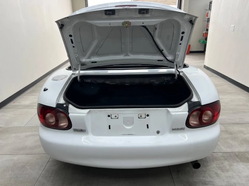 2001 Mazda NB MX-5 Miata - Image 19 of 20