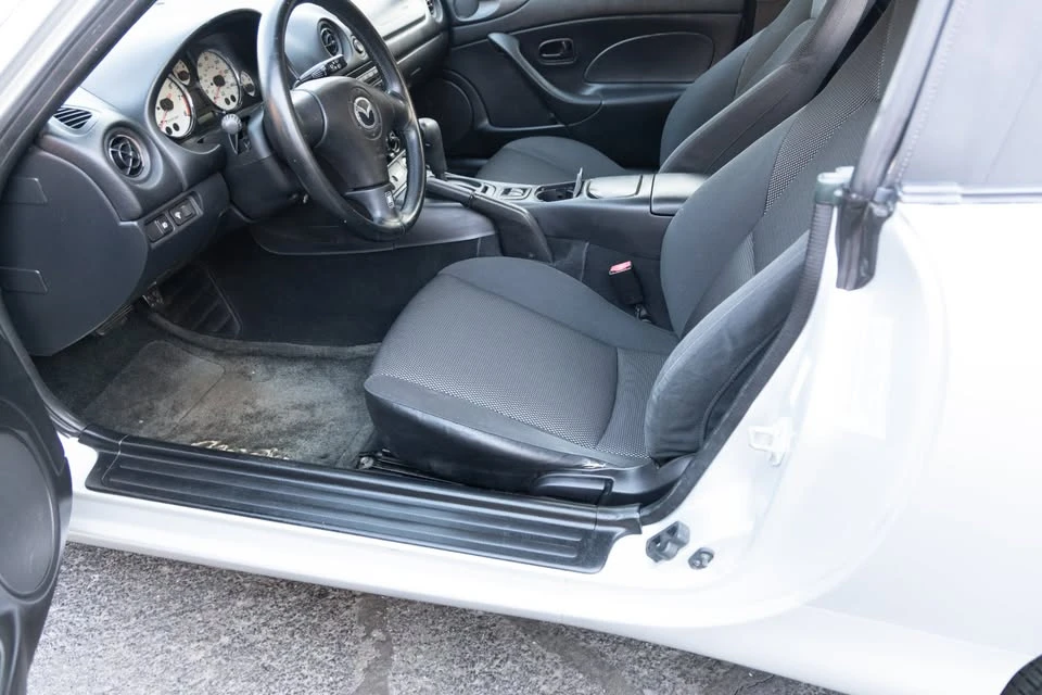 2001 Mazda NB MX-5 Miata - Image 10 of 18