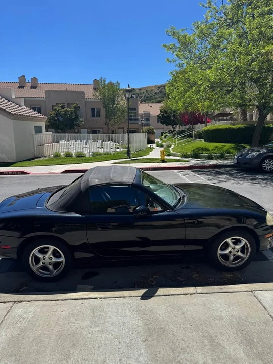 2001 Mazda NB MX-5 Miata - Image 4 of 11