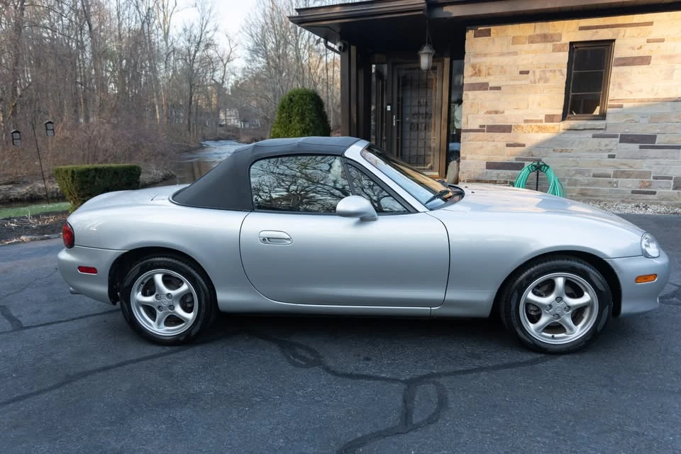 2001 Mazda NB MX-5 Miata - Image 4 of 18