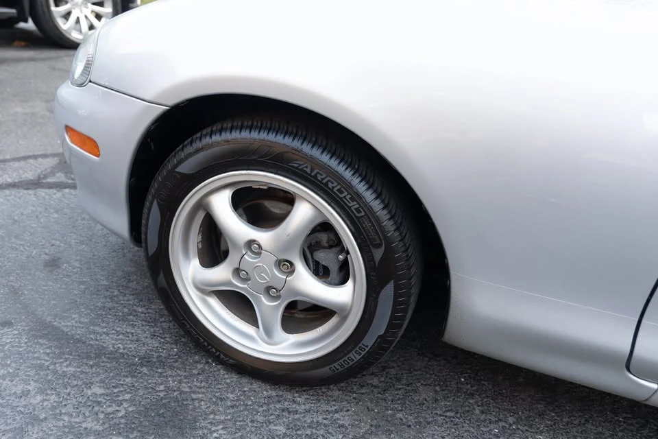 2001 Mazda NB MX-5 Miata - Image 9 of 18