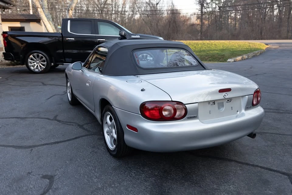 2001 Mazda NB MX-5 Miata - Image 7 of 18