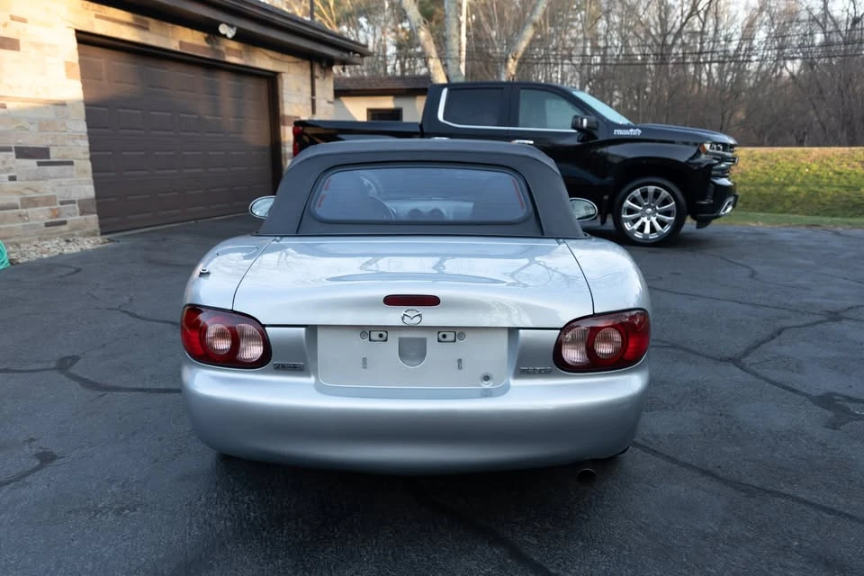 2001 Mazda NB MX-5 Miata - Image 6 of 18