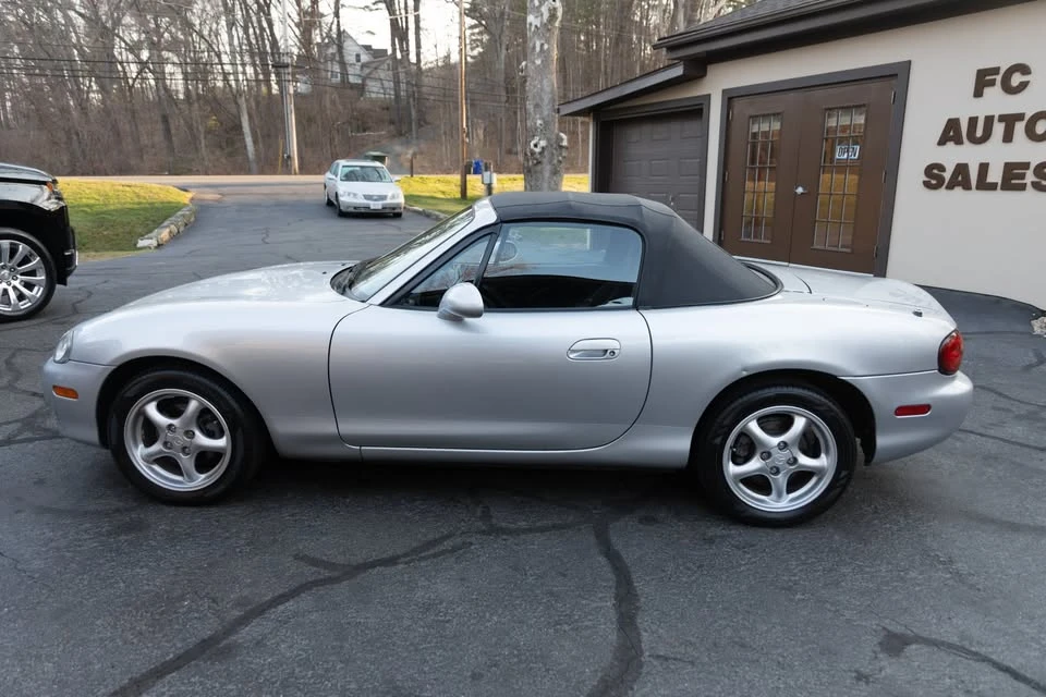 2001 Mazda NB MX-5 Miata - Image 8 of 18