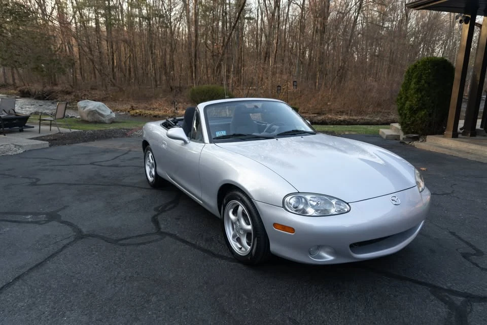 2001 Mazda NB MX-5 Miata - Image 17 of 18