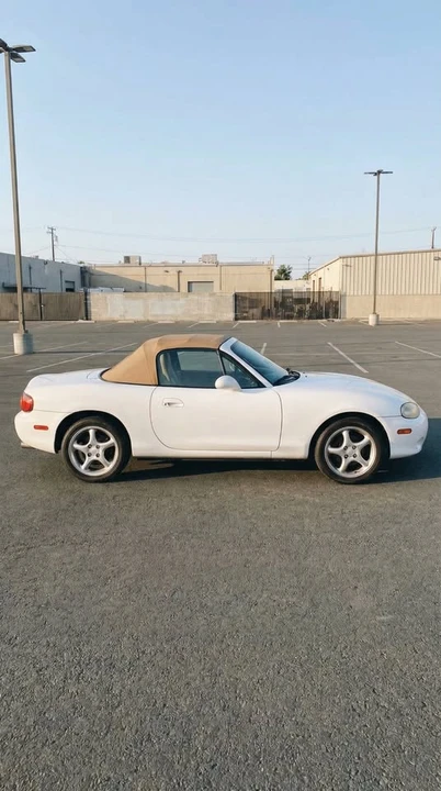 2001 Mazda NB MX-5 Miata - Image 3 of 7