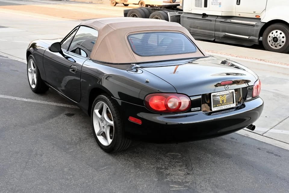 2001 Mazda NB MX-5 Miata - Image 5 of 19