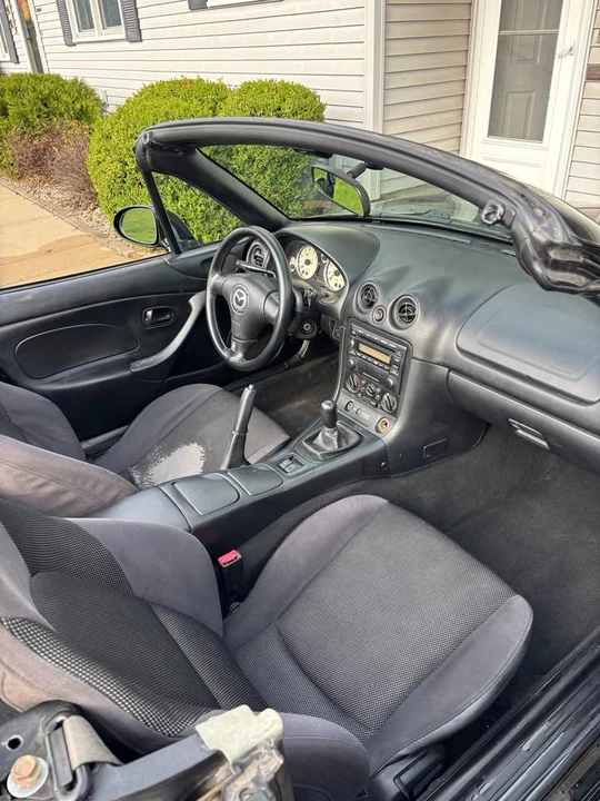 2001 Mazda NB MX-5 Miata - Image 9 of 20