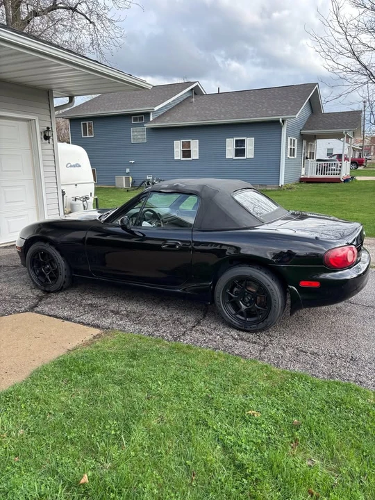 2001 Mazda NB MX-5 Miata - Image 4 of 20