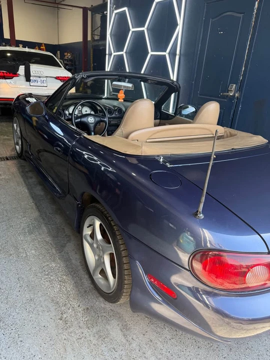 2001 Mazda NB MX-5 Miata - Image 9 of 10