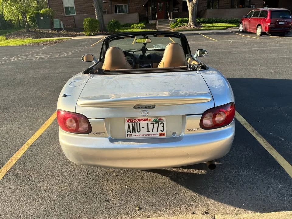 2001 Mazda NB MX-5 Miata - Image 2 of 11