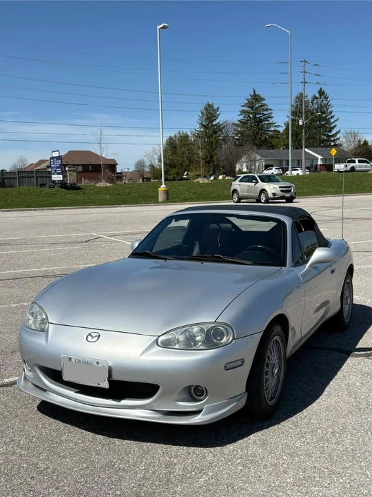2001 Mazda NB MX-5 Miata - Image 11 of 12