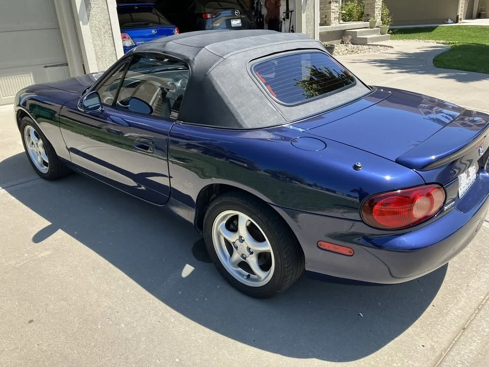 2001 Mazda NB MX-5 Miata - Image 2 of 4