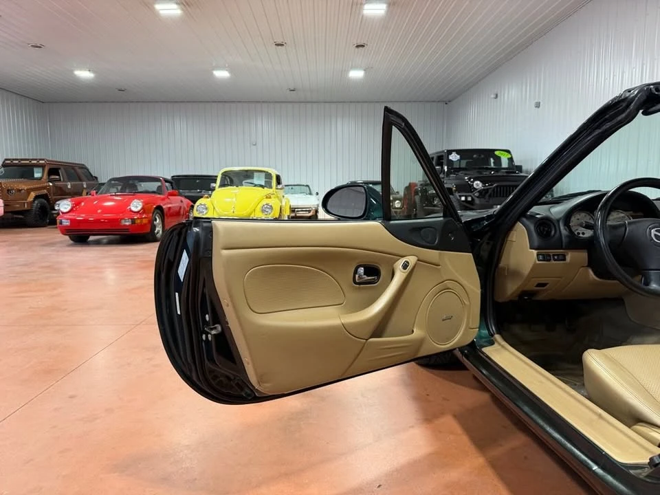 2001 Mazda NB MX-5 Miata - Image 18 of 20