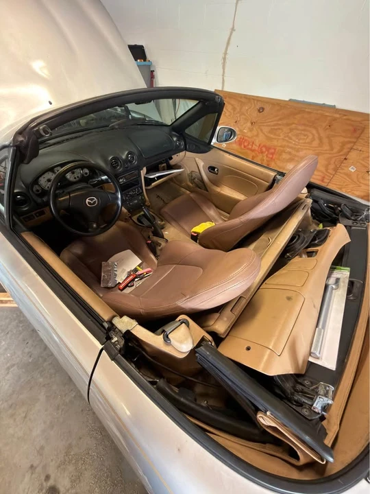 2001 Mazda NB MX-5 Miata - Image 4 of 5