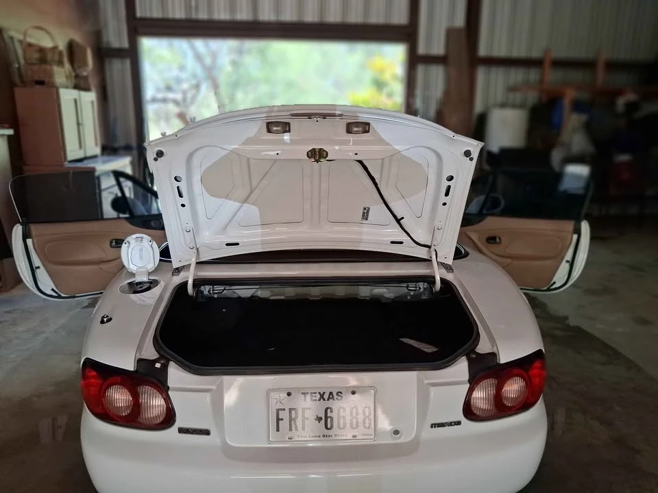2001 Mazda NB MX-5 Miata - Image 9 of 11