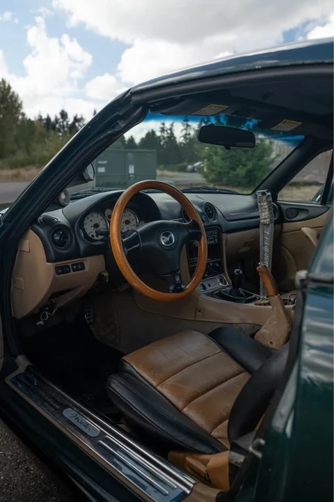 2001 Mazda NB MX-5 Miata - Image 8 of 17