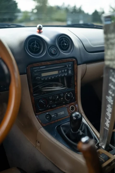 2001 Mazda NB MX-5 Miata - Image 16 of 17