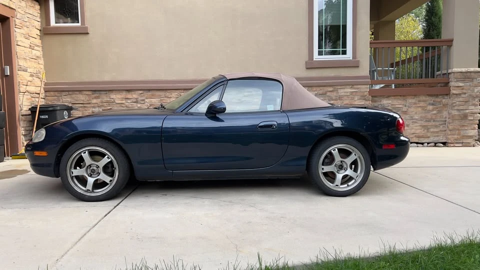 2001 Mazda NB MX-5 Miata - Image 2 of 18
