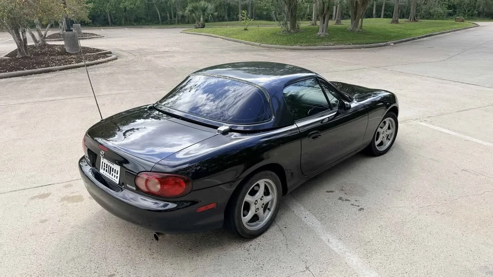 2001 Mazda NB MX-5 Miata - Image 5 of 17