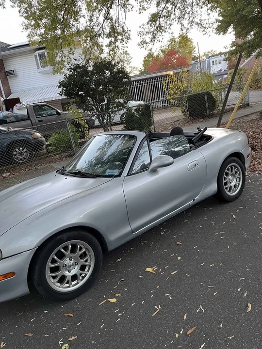2001 Mazda NB MX-5 Miata - Image 5 of 18