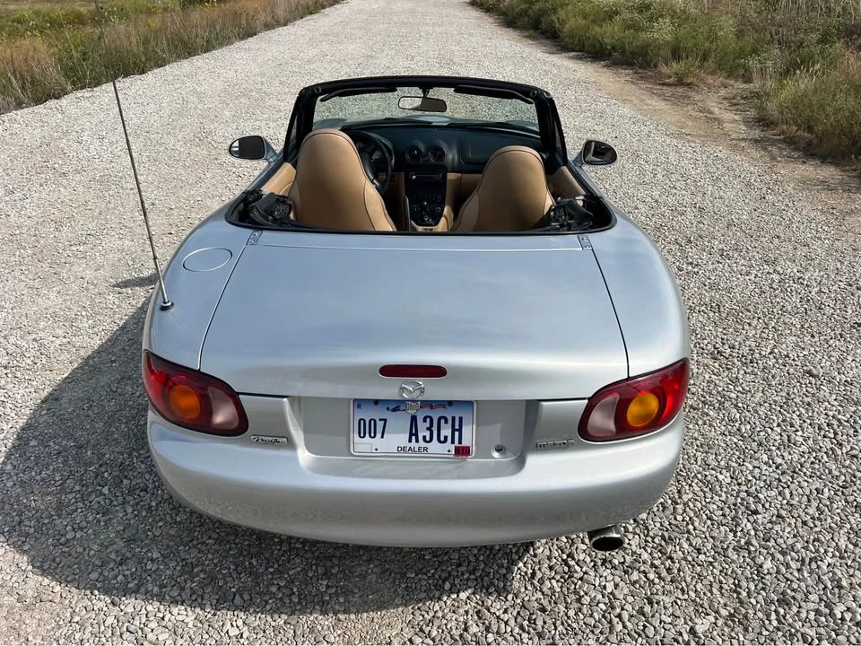 2001 Mazda NB MX-5 Miata - Image 9 of 21