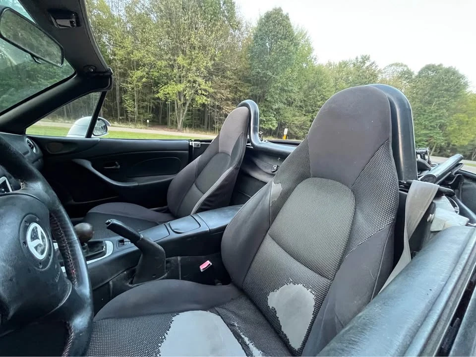 2001 Mazda NB MX-5 Miata - Image 11 of 15