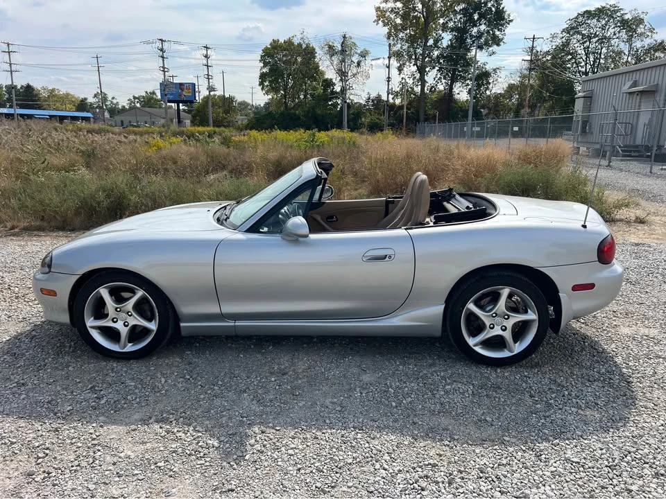 2001 Mazda NB MX-5 Miata - Image 11 of 21