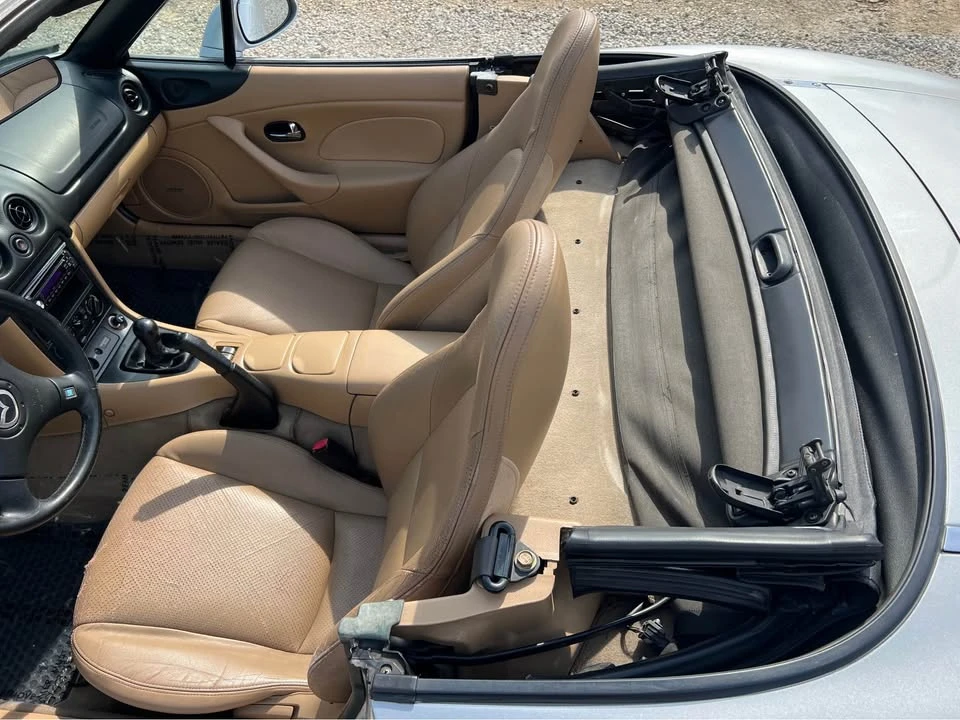 2001 Mazda NB MX-5 Miata - Image 17 of 21