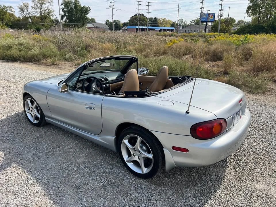 2001 Mazda NB MX-5 Miata - Image 10 of 21