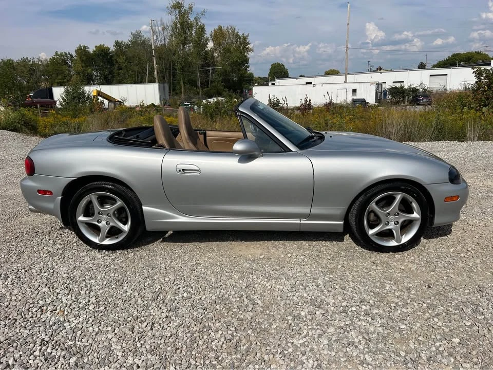 2001 Mazda NB MX-5 Miata - Image 5 of 21